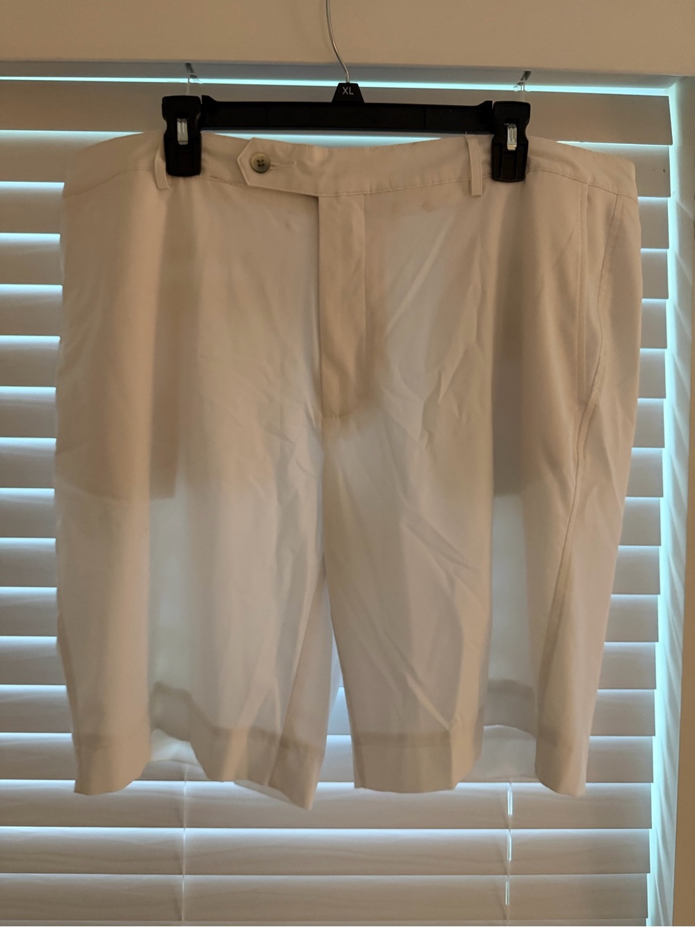 Fairway & Greene White Flat-Front Men's Shorts